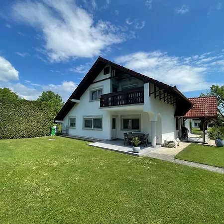 Frankie Ii. Apartament